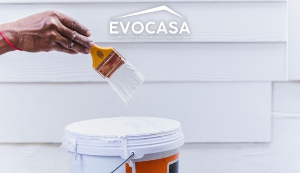 Come imbiancare il soffitto da soli senza fare errori